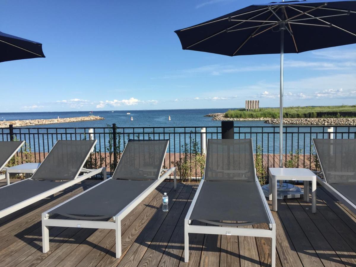 Stunning Stayz At Friday Harbour Beach Marina Resort Lake Simcoe Innisfil المظهر الخارجي الصورة